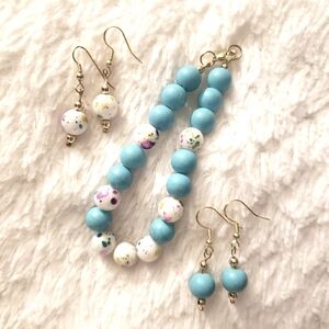 Bracelet and 2 pairs of earrings set.